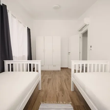 Mango Tourist Apartment *