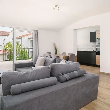 Mango Tourist Apartment Vodice